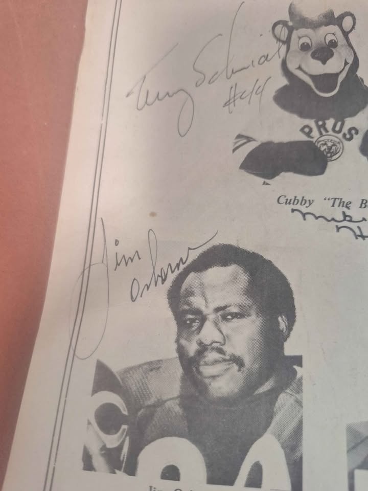 1980/81 Chicago Bears Basketball team signed - photo 3