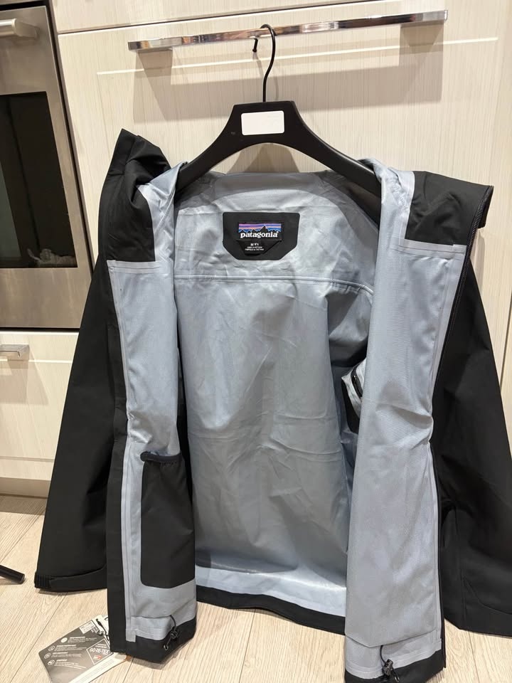 Patagonia Men’s Triolet Jacket — Black — Size M — Brand New - photo 4
