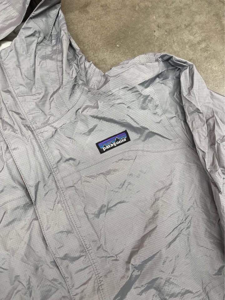 Y2K Women's Grey Patagonia H2NO lightweight rain jacket - photo 4