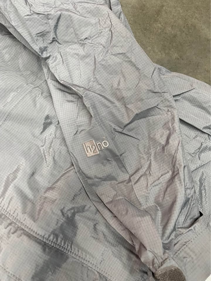 Y2K Women's Grey Patagonia H2NO lightweight rain jacket - photo 5