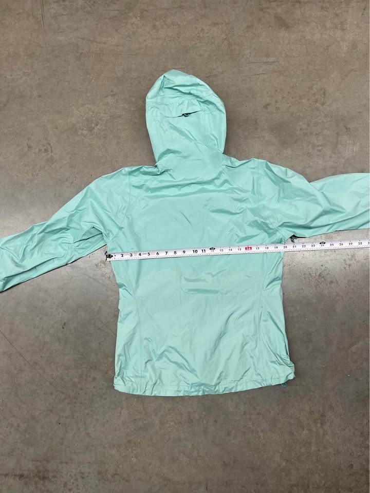 Y2K Women's Lightweight blue and white Patagonia H2NO rain jacke - photo 5