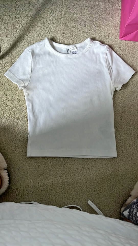 H&M shirt size small