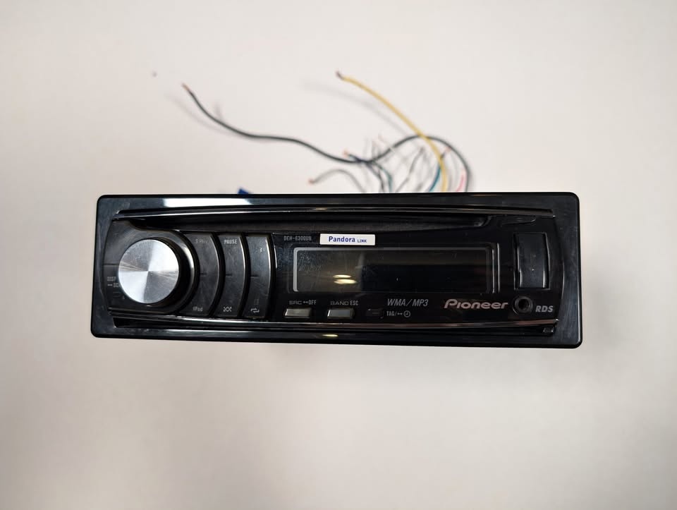 Pioneer DEH-6300UB CD receiver / Car radio