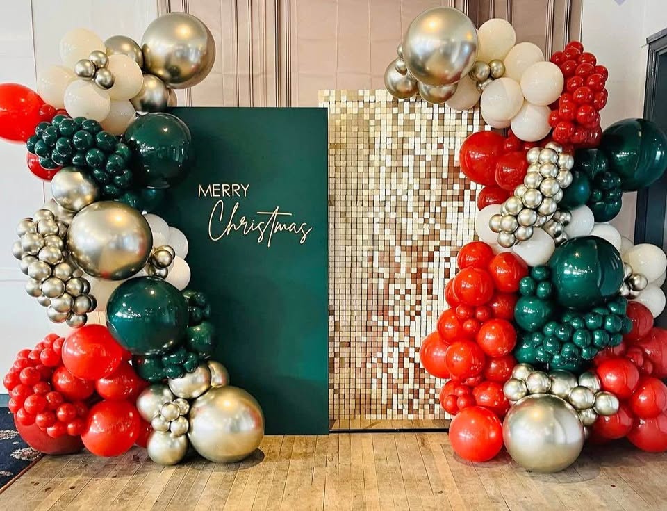 Christmas decor | holiday decoration | party decorations | ballo