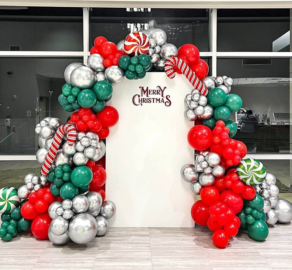 Christmas decor | Balloon decor | theme decor | holidays balloon