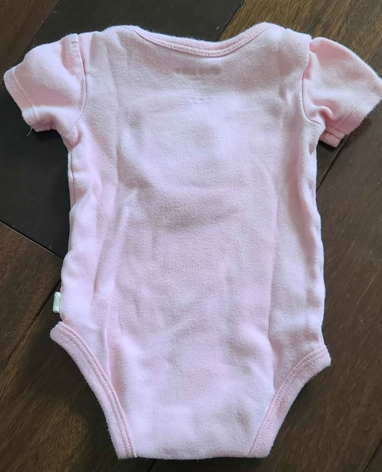Baby pink onesie newborn size - photo 2