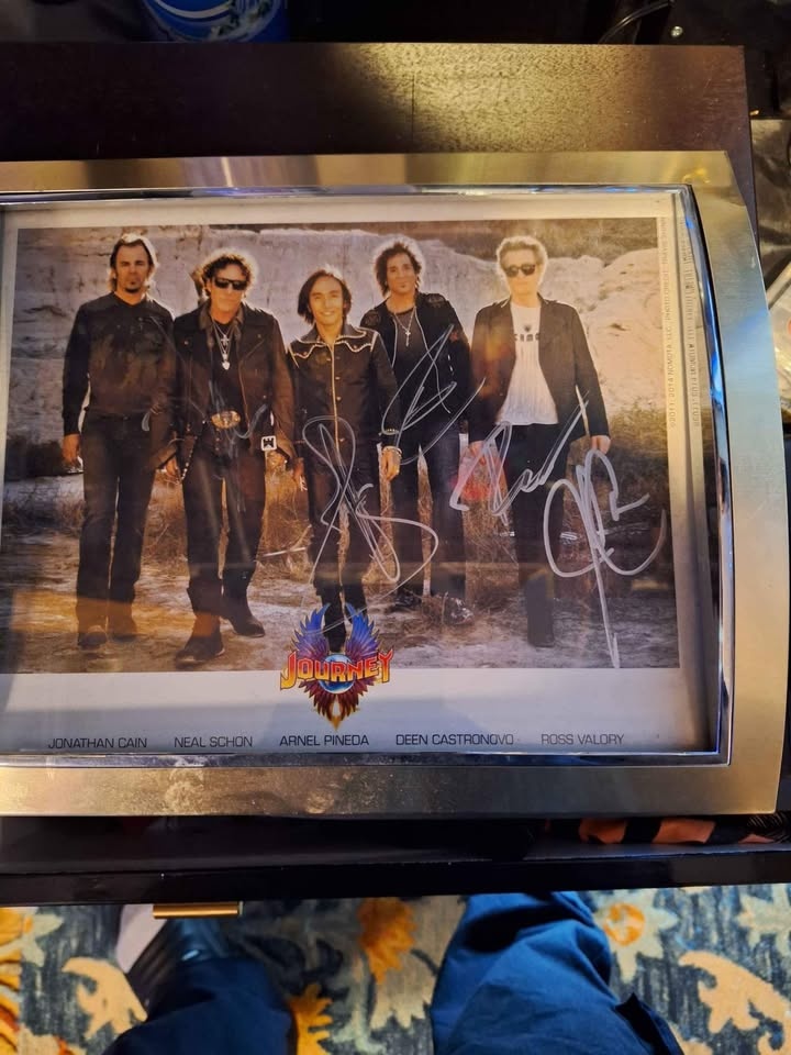 Signed Band Photos - photo 2