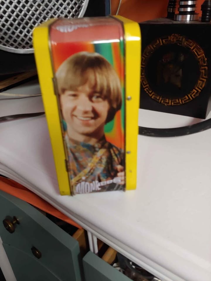 Monkeys lunch box with puzzle inside never open - photo 2