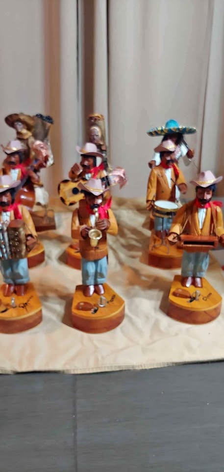 musicians of paper mache