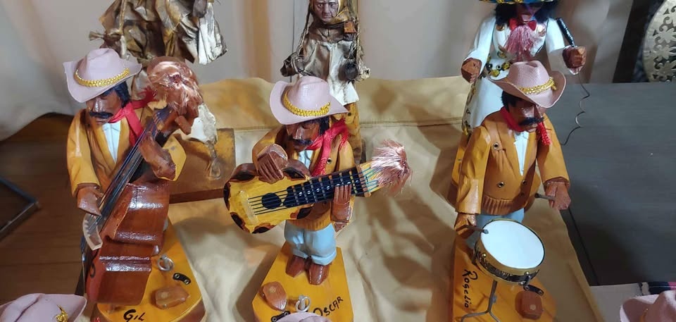 musicians of paper mache - photo 3