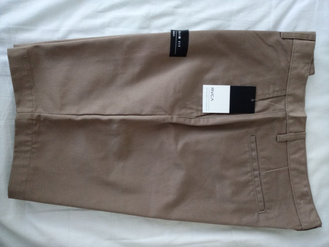 BNWT RVCA Weekender Chino Shorts SZ 34