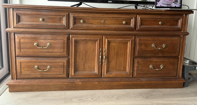 Vintage Broyhill Dresser