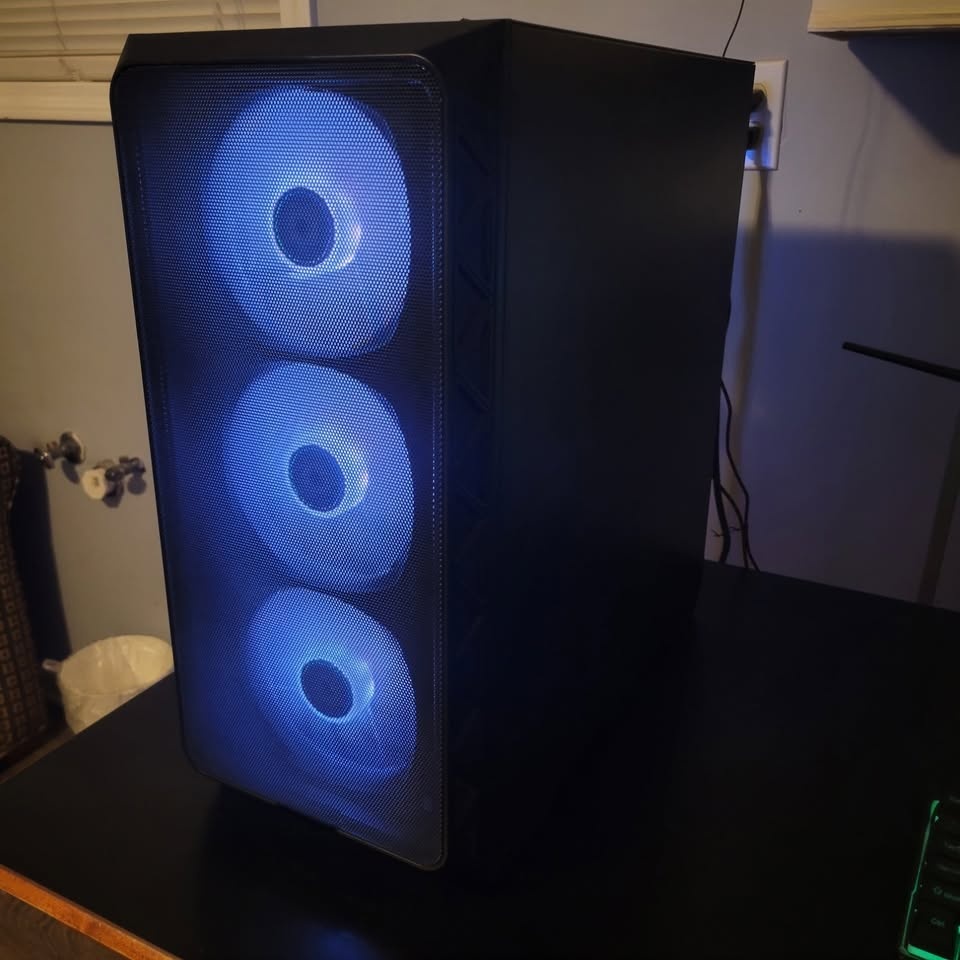 Gaming PC Ryzen 7-7700X + RTX 3070 FE - photo 3
