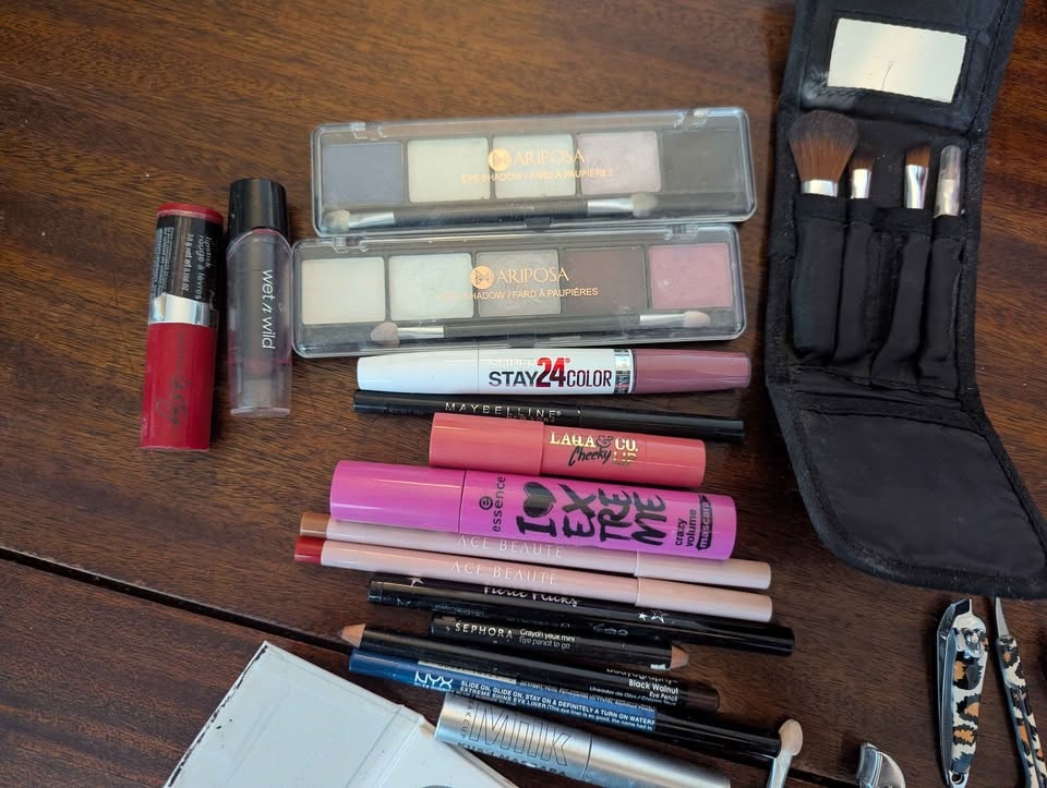 Huge Used Makeup & Toiletries Lot - Great Deal! - photo 2