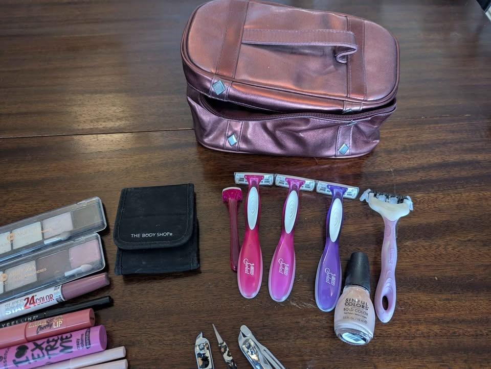 Huge Used Makeup & Toiletries Lot - Great Deal! - photo 4