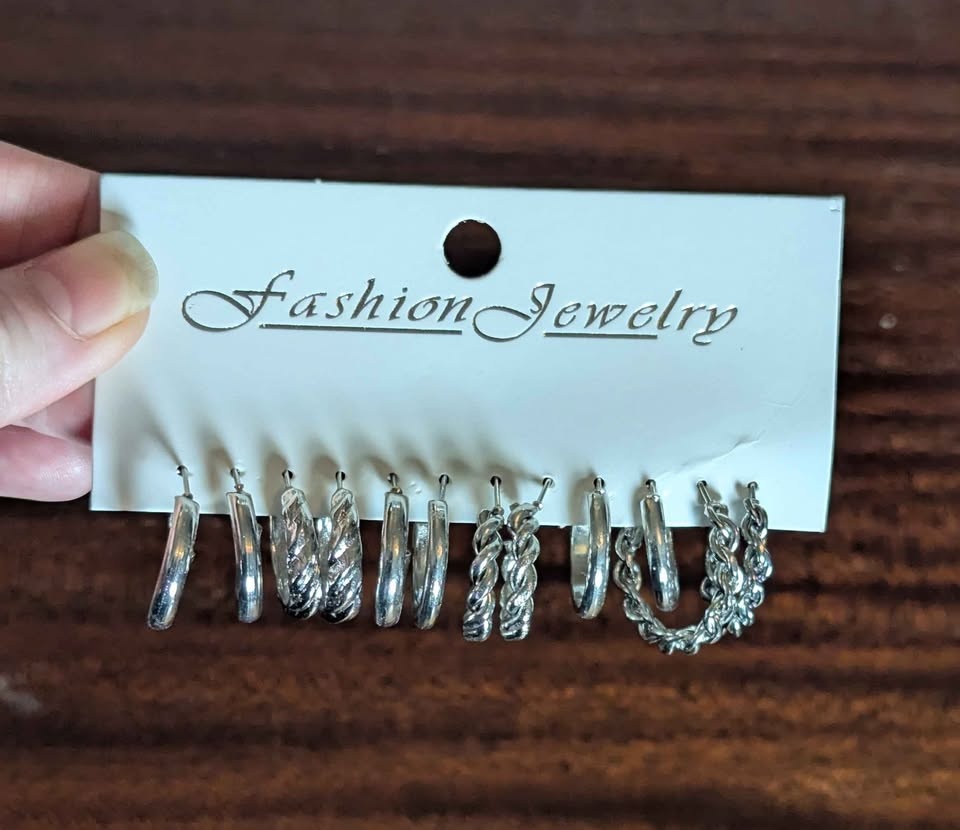 🌟New 6 Pairs Gold or Silver Hoop Earrings Set🌟 - photo 2