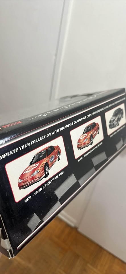 Sunstar Chevy MonteCarlo SS 1/18 - photo 5