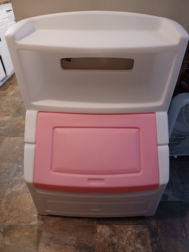 Step2 Lift & Hide Red Bookcase Storage Chest