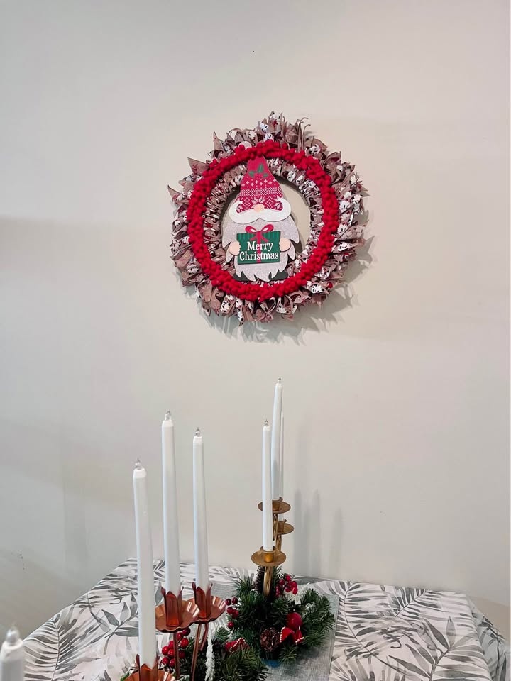 Newly handcrafted Wreath - Christmas Decoration - photo 3