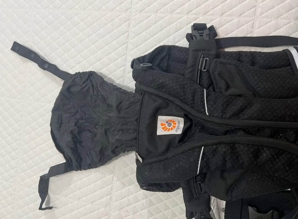 Ergobaby Baby Carrier - photo 4
