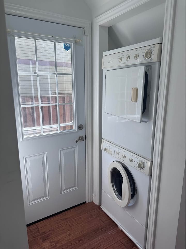 3 Beds 2 Baths - House - photo 3