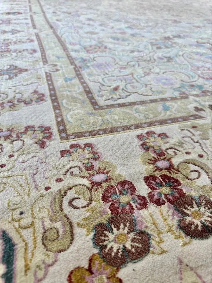 Machine-Made Silk-Like Persian Carpet / Area Rug image indicator(4)