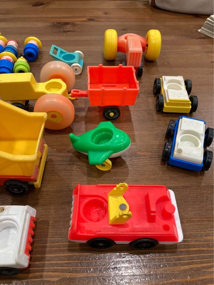 Vintage Peg People Figures + Wooden Vehicles & Bus – Toy Lot - photo 4