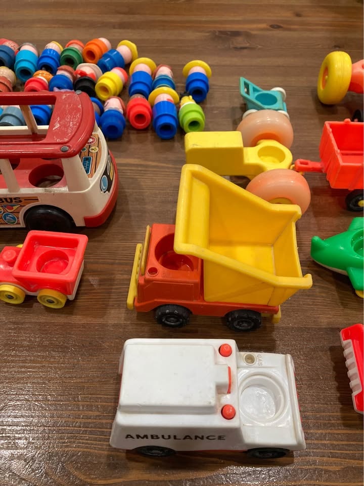 Vintage Peg People Figures + Wooden Vehicles & Bus – Toy Lot - photo 5