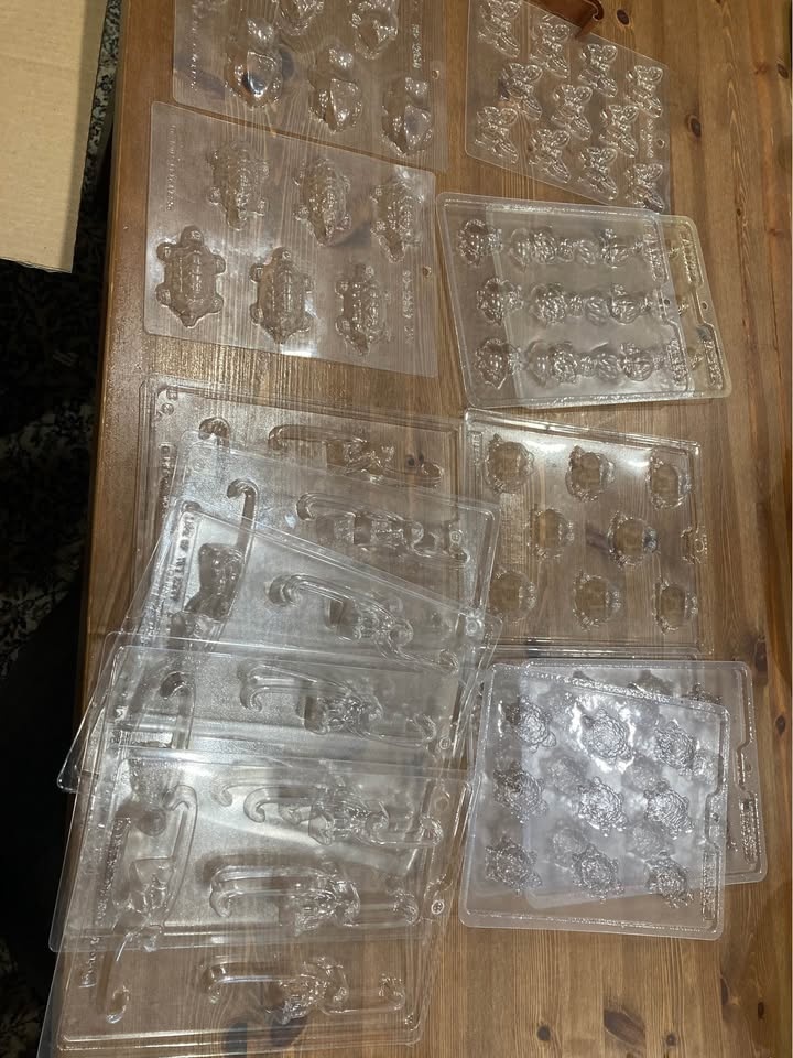 Bulk Chocolate & Candy Molds – Animals, Butterflies, Figures (Lo - photo 2