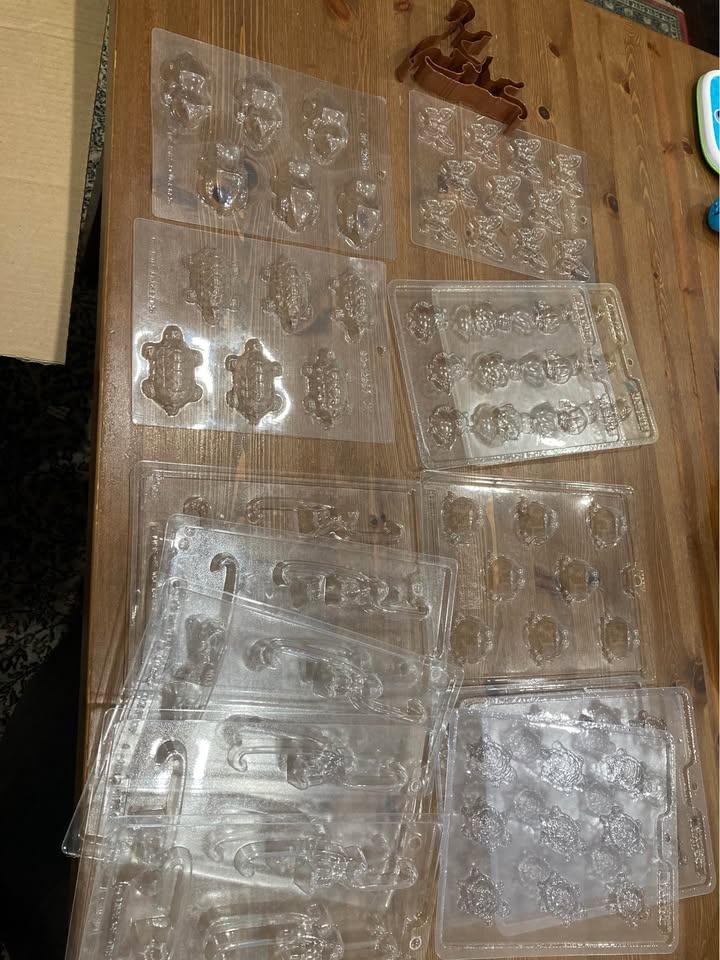 Bulk Chocolate & Candy Molds – Animals, Butterflies, Figures (Lo - photo 3