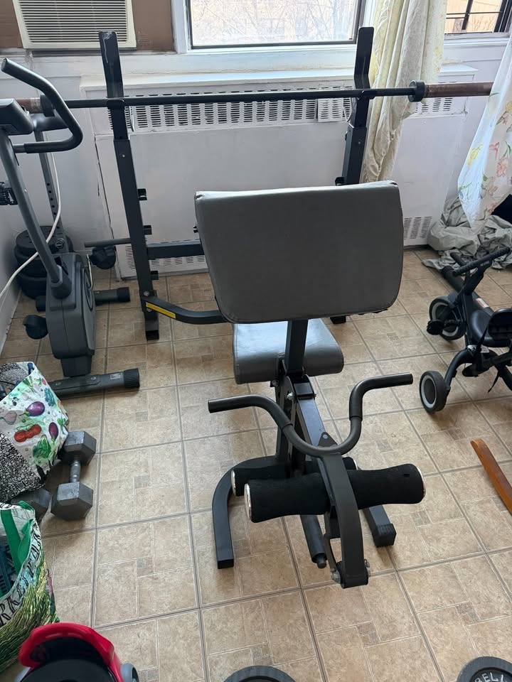 Body Champ Weight Bench & Marcy Stationary Bike - photo 2