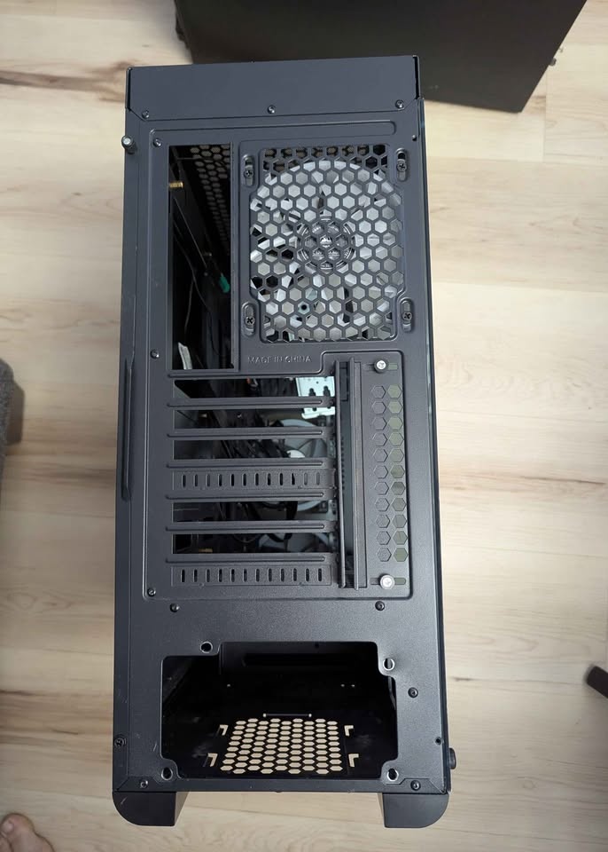 Brand new Segotep PC case - photo 2