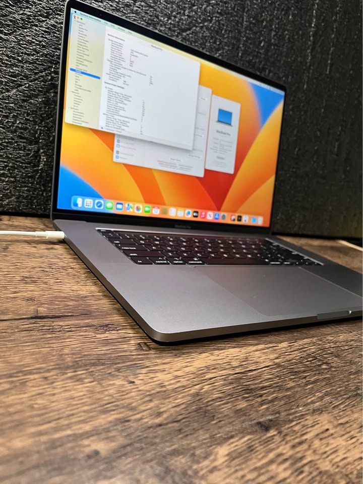 16GB 1TB 16” MacBook Pro 2.3Ghz i9 8Core Model - photo 5