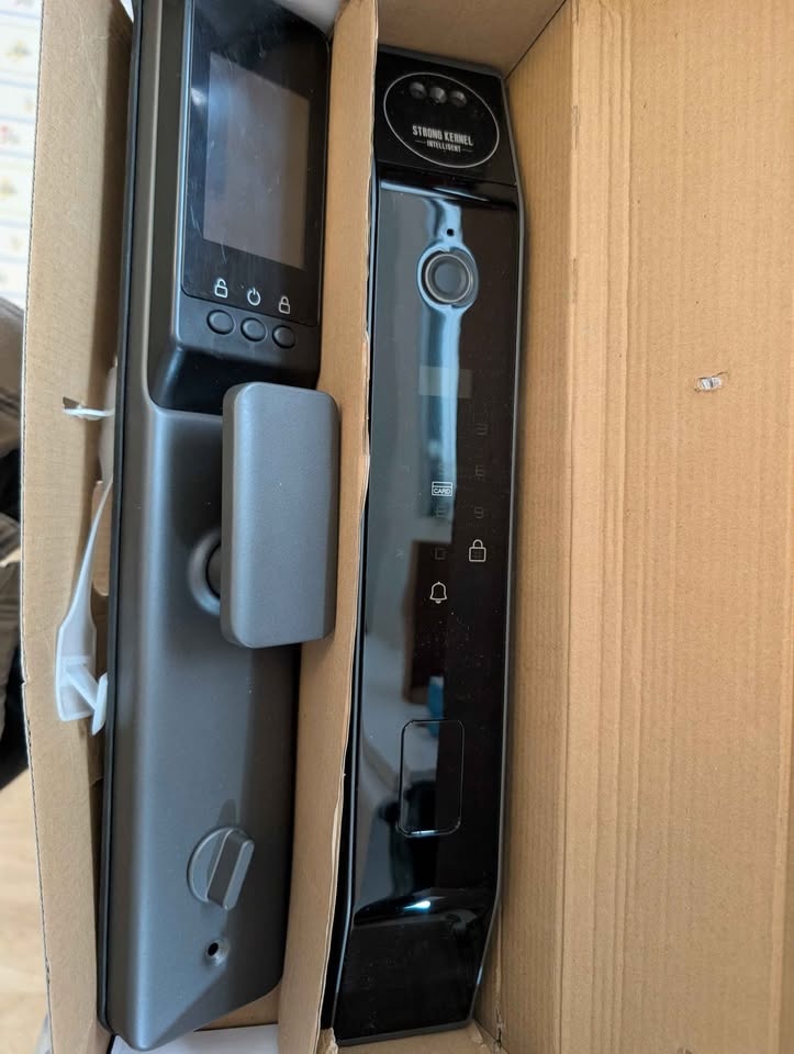 Keyless Entry Lock / Door Lock 🔐 Retails $250+ - photo 3