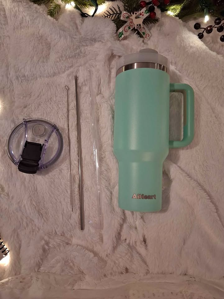 40oz Mint Green Tumbler with Accessories