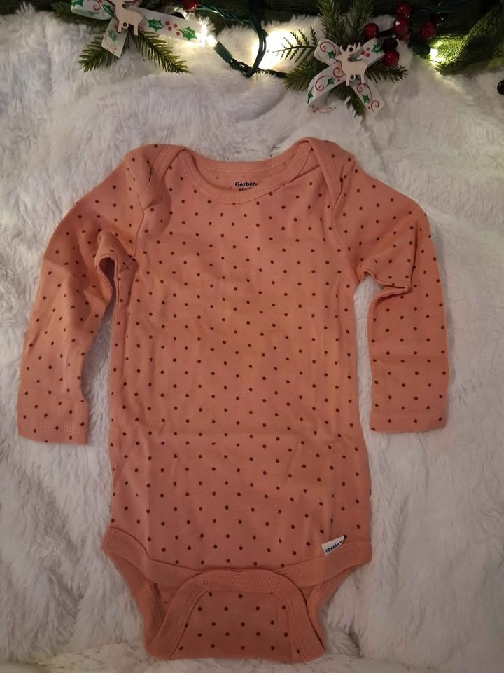 Gerber 6pk baby girl Onesies, body suits (6-9months) - photo 3