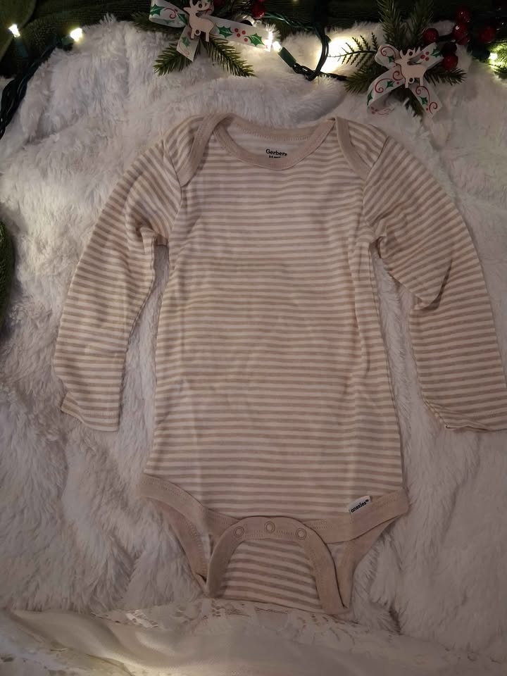 Gerber 6pk baby girl Onesies, body suits (6-9months) - photo 4