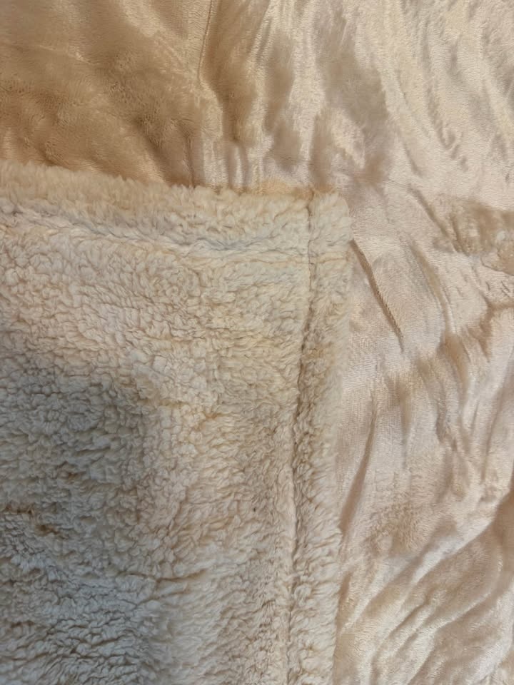 Waterproof Pet Blanket for Furniture, Bed - photo 3