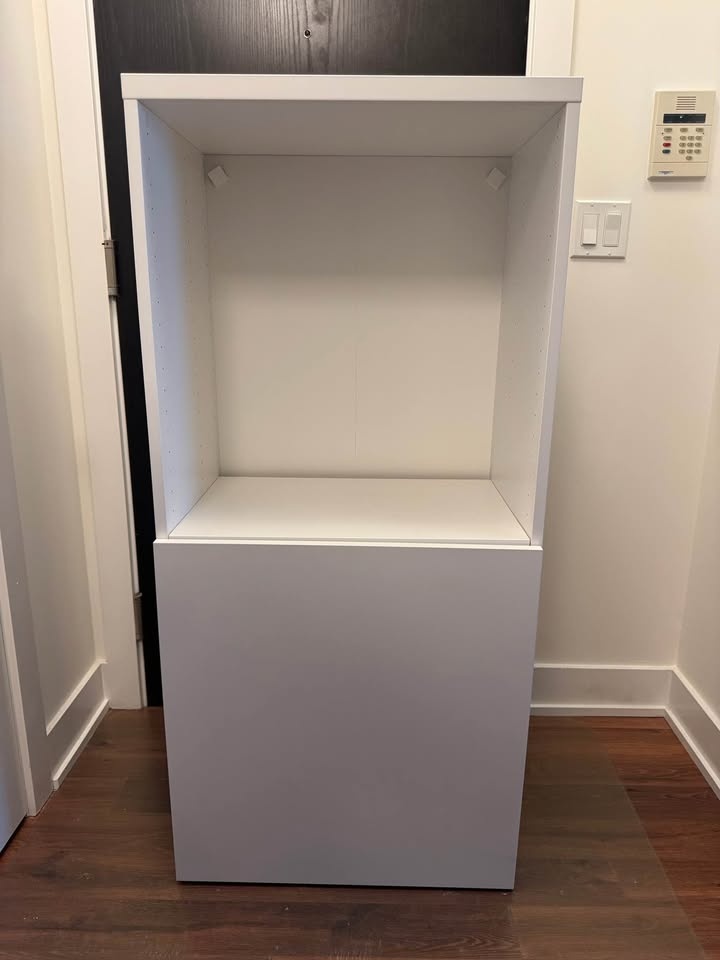 White Cupboard/Shelf Unit with Door $44