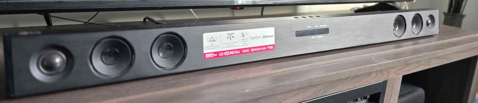 LG soundbar with wireless subwoofer - photo 5