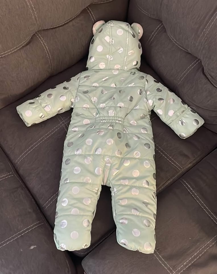 Snowsuit - photo 3