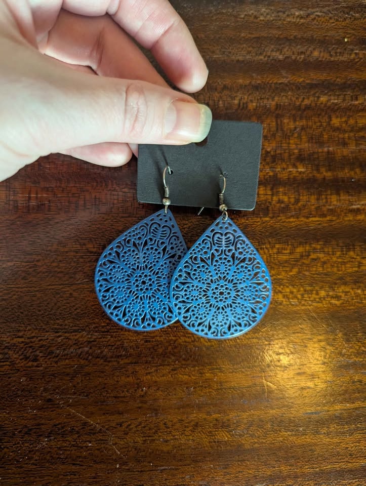 Earrings! Lots of Different Kinds! Swipe to see! - photo 4