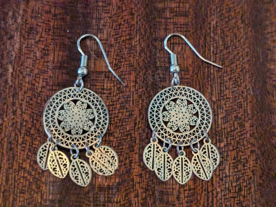 Earrings! Earrings! Earrings! Swipe To See! - photo 4