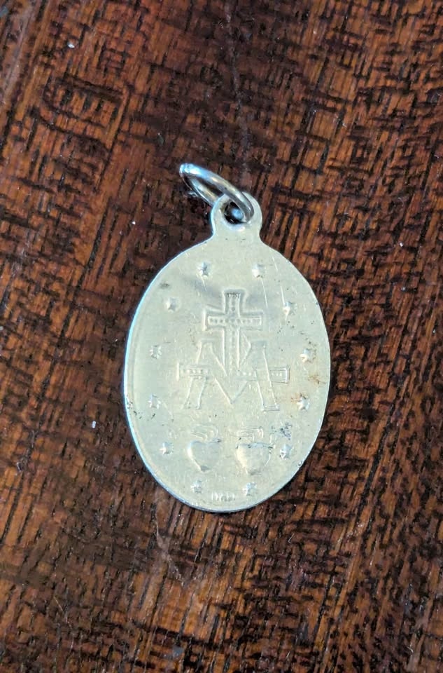 Vintage Miraculous Medal of the Virgin Mary - photo 2