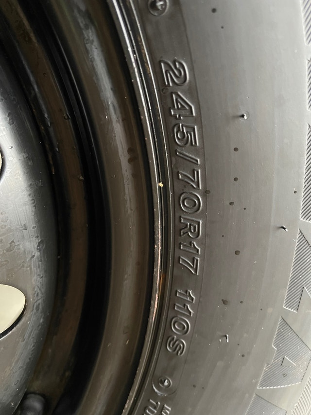 Bridgestone Blizzak winter tires 245/70R17 110S - photo 2
