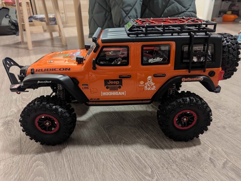 WL Toys 104010 Jeep Wrangler 1:10 RC Crawler - photo 2