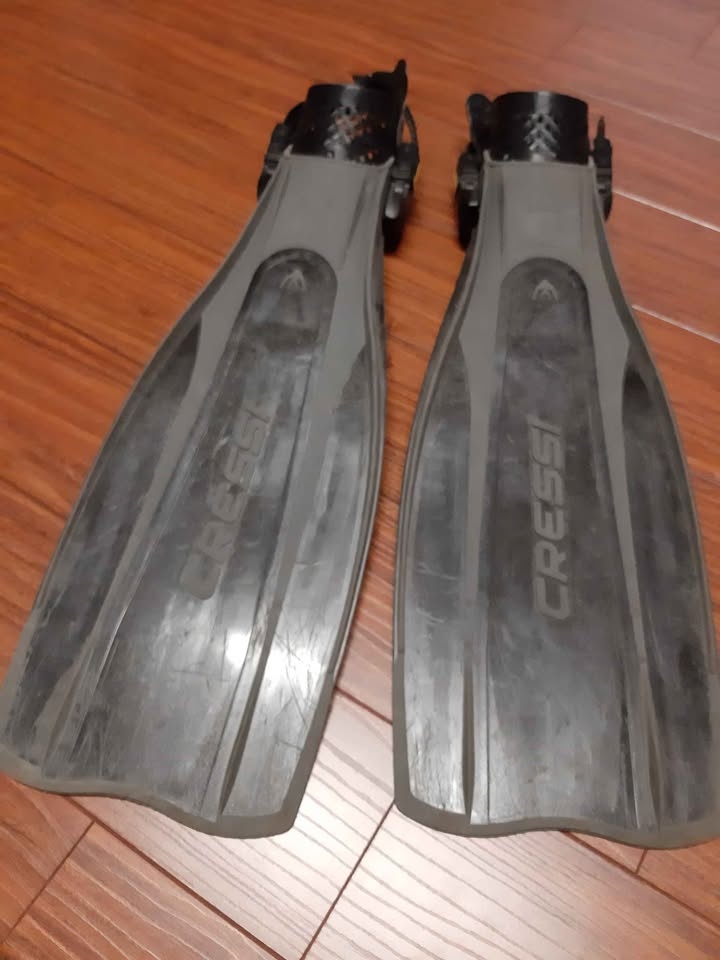 Cressi SCUBA fins