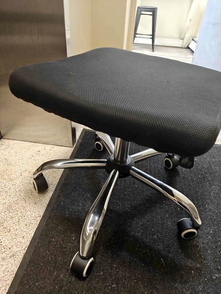 Office Chair without Backrest