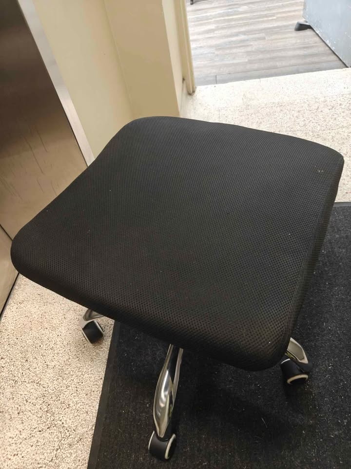 Office Chair without Backrest - photo 2