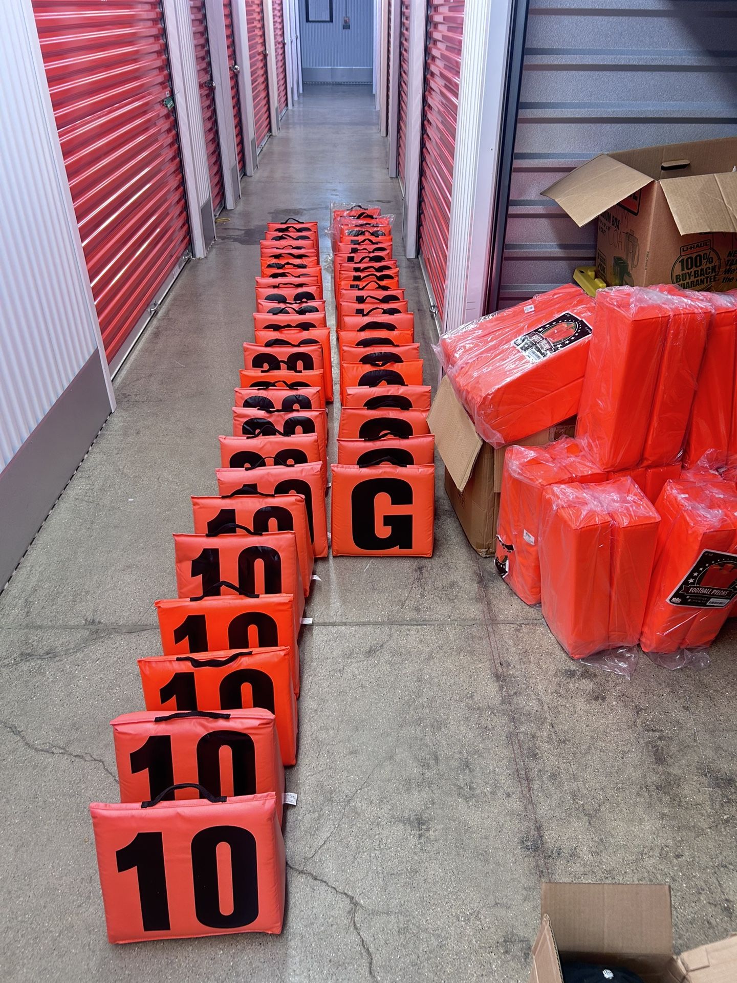 Solid Weighted Football Yard Markers and Pylons Lot - photo 3